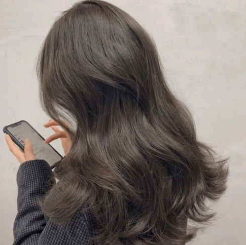 年底染發靈感枯竭？百款青木色系發色為你點亮新年光彩